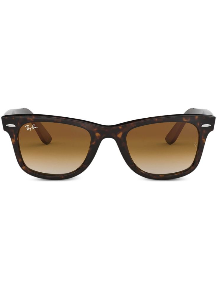 brown gradient lenses UV protection square frame tortoiseshell effect logo plaque at the arm sculpted arms curved tips These glasses come with a protective case. Ray Ban Original Wayfarer, Sculpted Arms, Ray Ban Sunglasses Wayfarer, Ray Ban Wayfarer, Aviator Watch, Balenciaga Track, Sunglasses Brown, Wayfarer Sunglasses, Brown Gradient