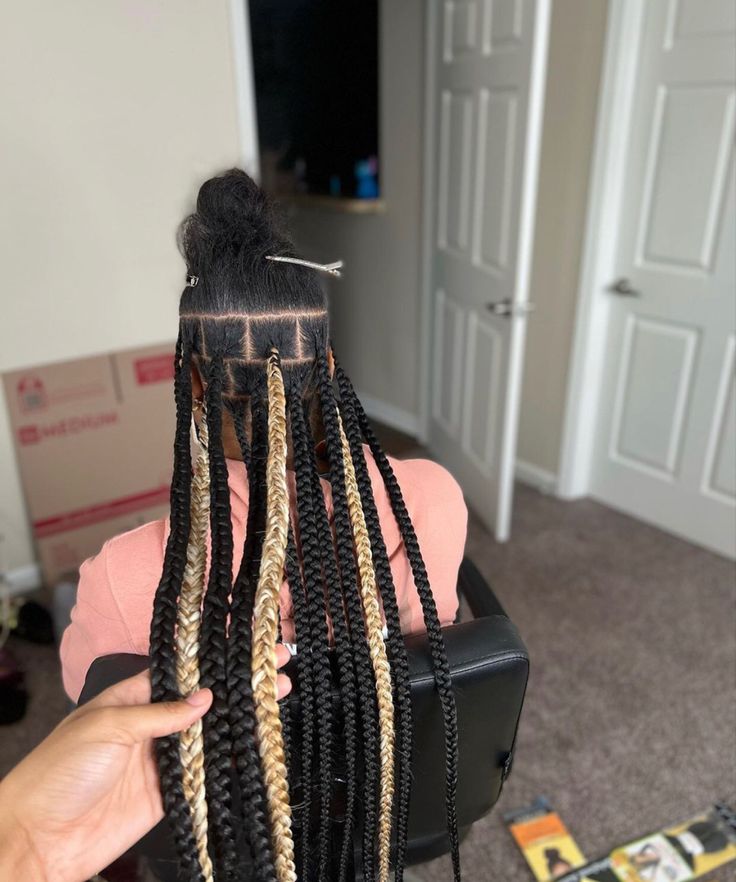 Medium Length Hair With Layers, Big Box Braids, Big Box Braids Hairstyles, Braids Hairstyles Pictures, Goddess Braids, Box Braids Hairstyles, Natural Curls, Layered Hair, Protective Styles