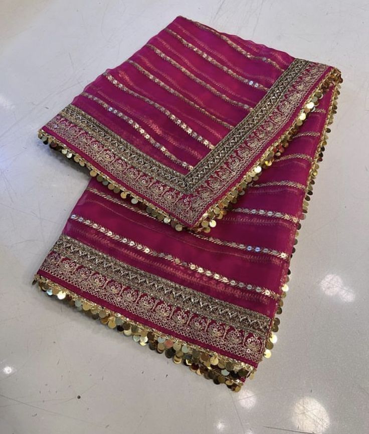 Duptta Designs Embroidery, Designer Duppatas Ideas, Duppta Design Ideas, Fancy Dupatta Design, Duppata Designer, Dupatta Designs Ideas, Duppattas Designs Ideas, Fancy Dupatta, Dupatta Designs