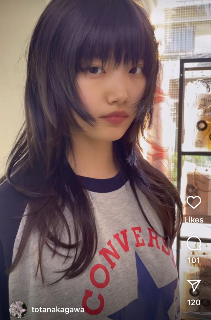 Anime Style Bangs Haircut, Shaggy Hime Haircut, Japanese Short Haircut With Bangs, 2016 Haircut Japan, Hime Cut On Wavy Hair, Hime Haircut Wavy Hair, Hime Cut Medium Hair, Wavy Hime Cut, Short Hair Styles Anime