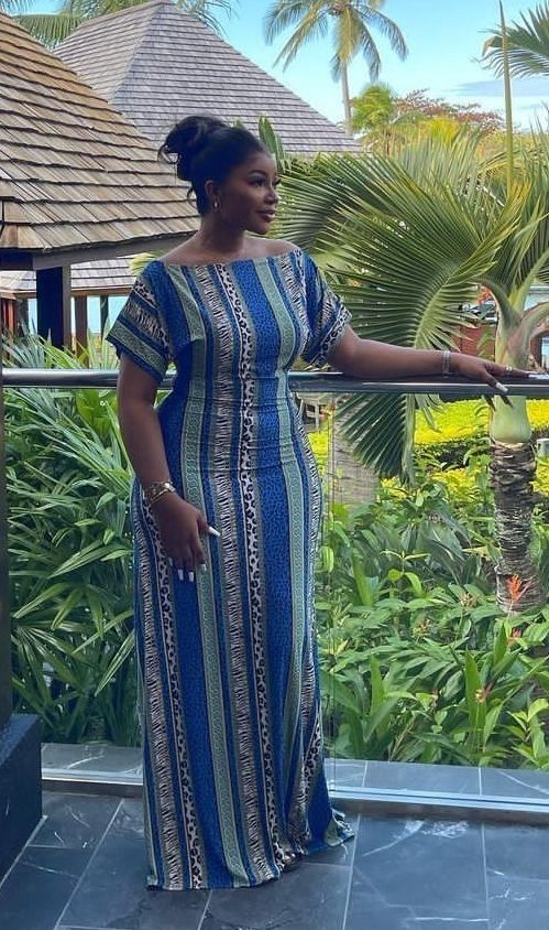 Flay Ankara Gown Styles, Flay Ankara Gown, Long Flay Gown, Long African Print Dresses, Flay Gown Styles, Gown Styles For Ladies, Long Gown Styles, Ankara Dress Designs, Modest Dresses Fashion