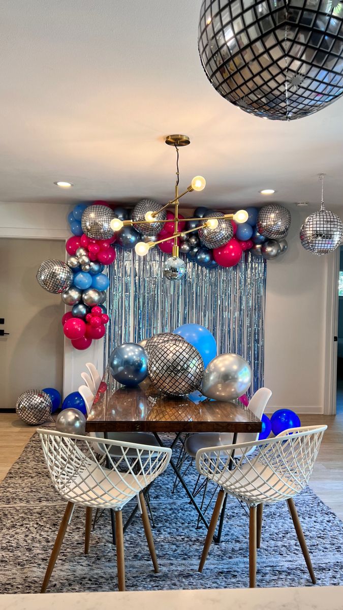 Dancing queen balloon garland with disco balls. Blue, hot pink and silver balloons. Dancing Queen Bachelorette Theme, Mama Mia Hoco Theme, Ibiza Themed Party Decor, Mama Mia Birthday Decorations, Disco Mamma Mia Party, Mama Mia Balloon Arch, Abba Decorations, Mamma Mia Balloon Arch, Mamma Mia Homecoming