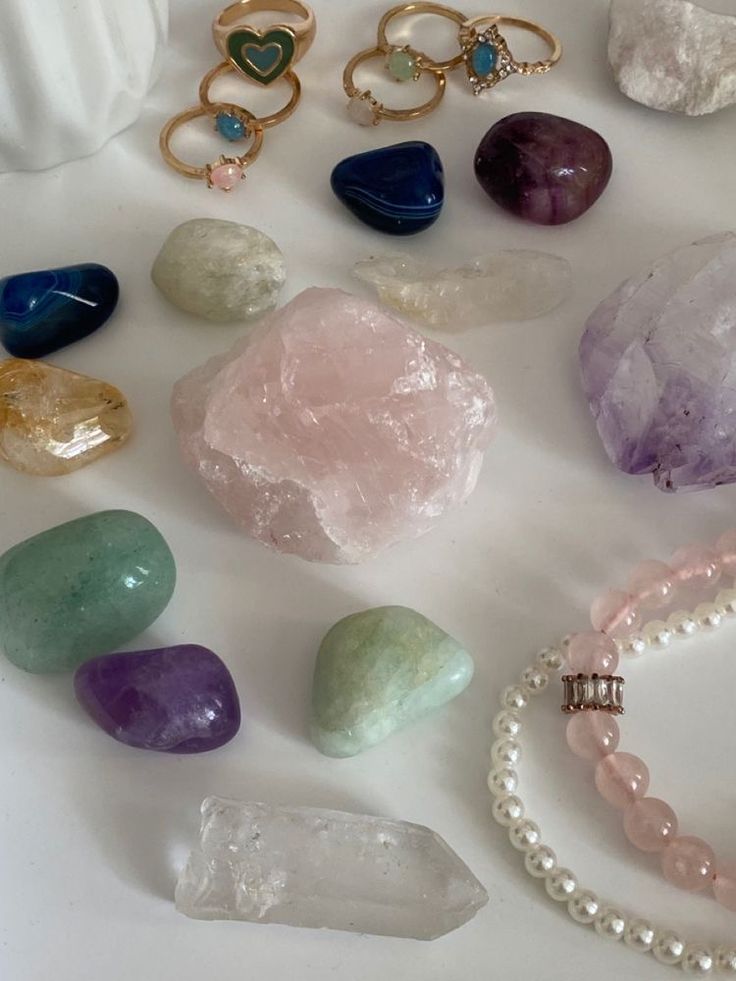 Magic Rocks, Recipe Aesthetic, Crystal Vibes, Crystal Aesthetic, Spiritual Crystals, Pretty Rocks, Crystal Candles, Indie Kids, Crystal Shop