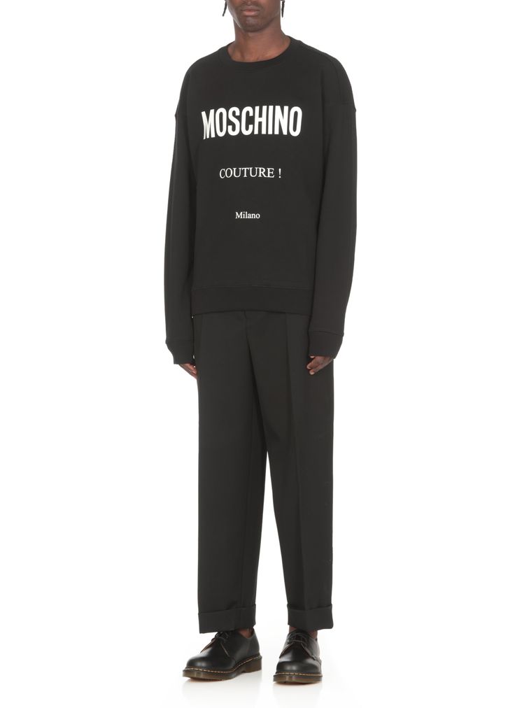 - Black Moschino cotton sweatshirt for man - Crew neck - Long sleeves - Front contrasting color printed logo - Elastic ribbed trimsComposition: 100% Cotton Designer Crew Neck Sweater For Streetwear, Designer Logo Print Sweatshirt For Winter, Designer Logo Print Sweatshirt For Fall, Designer Cotton Sweatshirt With Ribbed Cuffs, Designer Cotton Sweatshirt For Fall, Designer Crew Neck Sweatshirt With Logo, Designer Crew Neck Sweatshirt With Logo Detail, Modern Long Sleeve Sweatshirt With Logo Print, Designer Cotton Sweatshirt With Letter Print