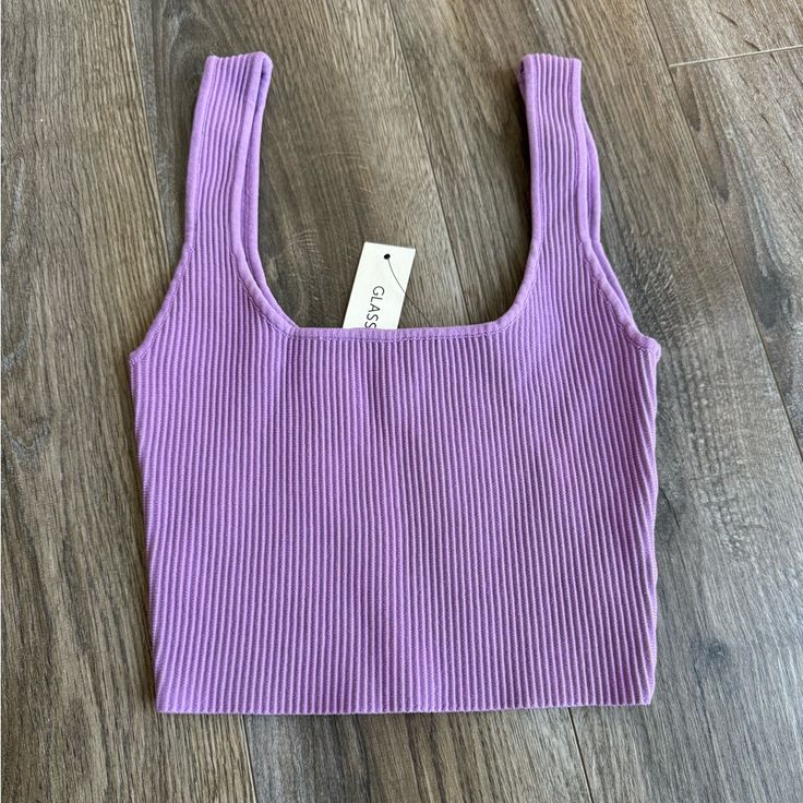 Nwt Super Great Quality Cropped Top Very Comfortable Stretchy And Form Fitting Very Flattering Super Pretty Lilac Color Light Purple Tops For Women, Spaghetti Crop Top, Light Grey Leggings, Bodycon Dress Homecoming, Country Clothes, Lavender Tops, Purple Tops, Purple Crop Top, Casual Preppy Outfits