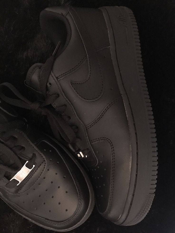 Air Force Black Nike, Black Af1 Aesthetic, Black Air Force 1 Aesthetic, Black Af1 Outfit, Foto Nike, Air Force 1 Outfit Men, Black Af1, Af1 Outfit, Nike Air Force 1 Black