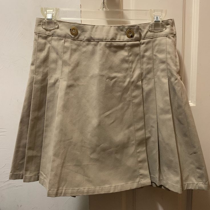 Pleated Skirt With Adjustable Waistband On The Inside Short Beige Pleated Lined Skirt, Beige A-line Pleated Lined Skirt, Beige Full Pleated Skirt, Relaxed Fit, Kids Bottoms, Pleated Skirt, Color