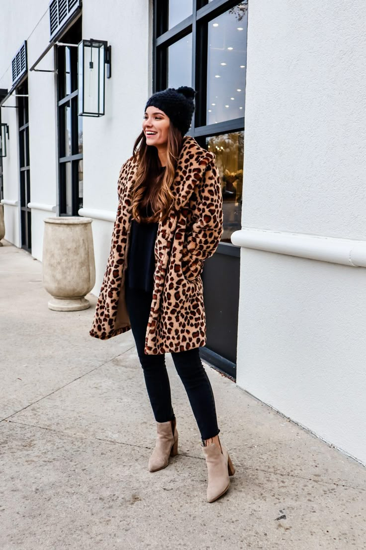 Leopard Faux Fur Coat Outfit, Leopard Coat Outfit Winter Style, Faux Fur Coat Outfit Winter Chic, Animal Print Coat Outfit, Alabama Fashion, Leopard Print Coat Outfit, Print Coat Outfit, Print Jacket Outfit, Leopard Coat Outfit