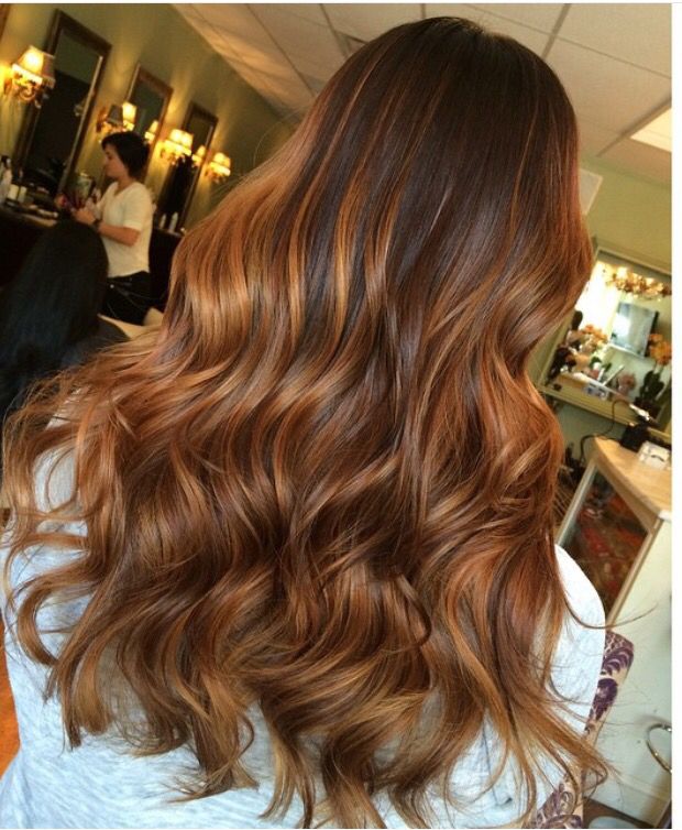 Balayage Caramel, Hair Pics, Brown Hair Looks, Hair Color Caramel, Gorgeous Hair Color, Hair Color Auburn, Wavy Hairstyles, Brown Hair Balayage, Hair Shades