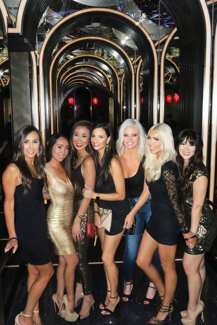 Las Vegas Dresses Outfits Night Out, Casino Theme Party Outfit Dresses, Vegas Night Out Outfit, Vegas In January Outfit, Casino Aesthetic Outfit, Vegas Nightclub Outfit, Vegas Looks, Vegas Fits, Casino Night Outfit