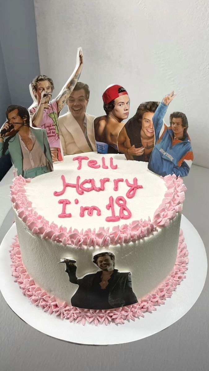 Funny 18th Birthday Cake, 18th Birthday Cake Ideas, Smash Cake Ideas, Harry Styles Birthday, One Direction Cake, 18th Cake, Gambar One Direction, Harry Birthday, Birthday Cake Decorating Ideas