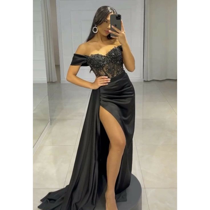 Glamorous Off-shoulder Ball Gown For Prom, Strapless Prom Evening Dress With Detachable Train, Strapless Evening Dress With Detachable Train For Prom, Floor-length Corset Dress With Sweep Train For Prom, Off-shoulder Gown For Gala And Prom Season, Off-shoulder Ball Gown With Sweep Train For Prom, Off-shoulder Ball Gown For Gala And Prom Season, Off-shoulder Gown With Sweep Train For Prom, Off-shoulder Ball Gown For Gala During Prom Season