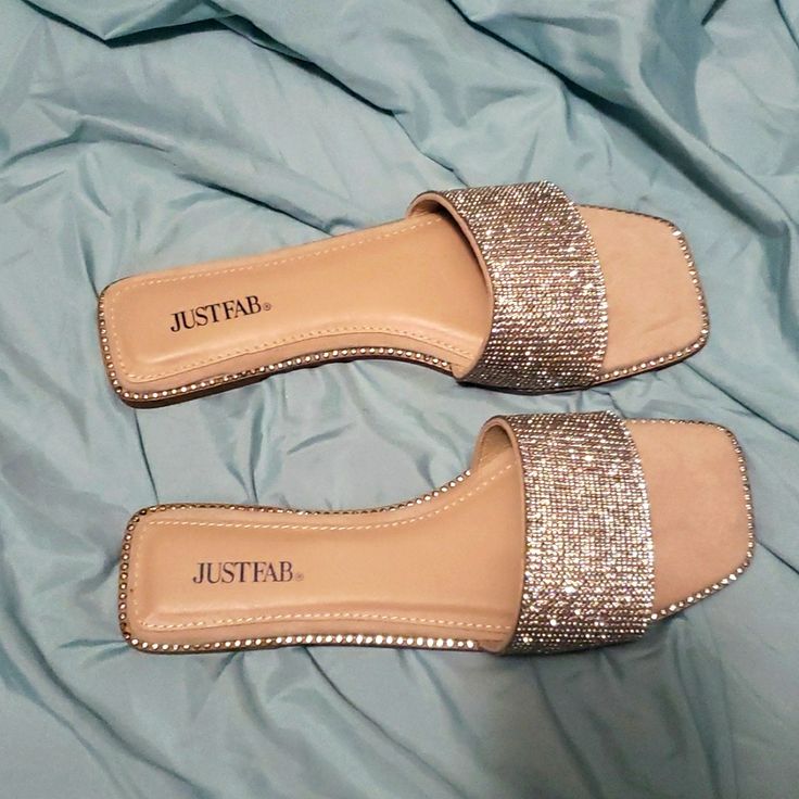 Selling These Cute Sandals Nwot. They Are Size 6.5 But Not Made For Wide Feet. :( Too Late Return And Sizing Up Was Not An Option. Never Worn. Make An Offer. Sparkle Chanclas, Mexican Sandals, Closet Shoes, Pretty Sandals, Preppy Shoes, Womens Shoe, Sandals Flat, Just Fab Shoes, Girly Bags