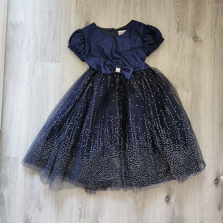 New Navy Partydress Size 6. Never Worn. Blue Princess Style Party Dress, Elegant Blue Holiday Princess Dress, Blue Short Sleeve Princess Dress For Party, Blue Princess Dress With Short Sleeves For Party, Blue Princess Dress For Party Season, Blue Princess Dress For Party, Blue Princess Dress For Holiday Party, Blue Princess Dress For Formal Occasions, Fitted Short Sleeve Princess Dress For Party