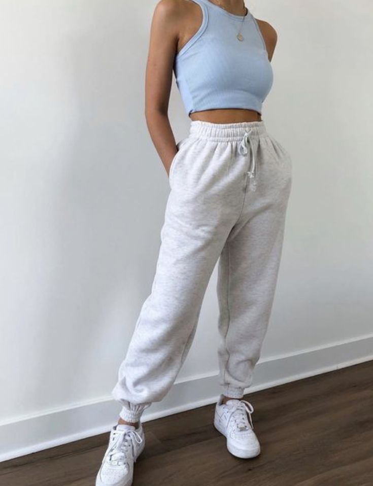 Sporty Girl Outfits, Cute Sweatpants Outfit, Cute Sweatpants, Cooler Look, Lazy Outfits, Causual Outfits, Cute Comfy Outfits, Sporty Outfits, Mode Inspiration