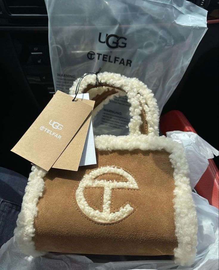 Ugg Purses, Ugg Bag, Girly Bags, Pink Girly Things, Fancy Bags, Luxury Purses, Girly Accessories, Pretty Bags, Cute Purses