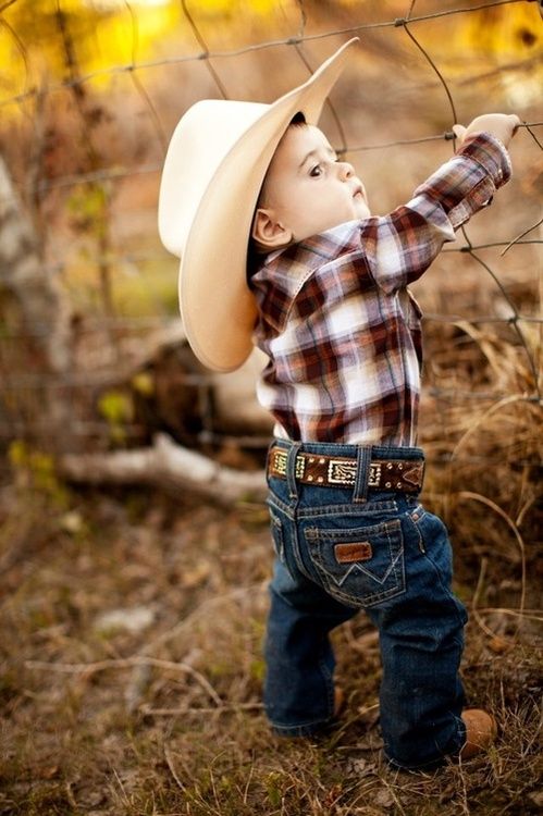 Country Baby Boy, Foto Kids, Baby Kostüm, Baby Fotografie, Baby Mode, Cowboy Baby, Little Cowboy, Foto Baby, Baby Cowboy