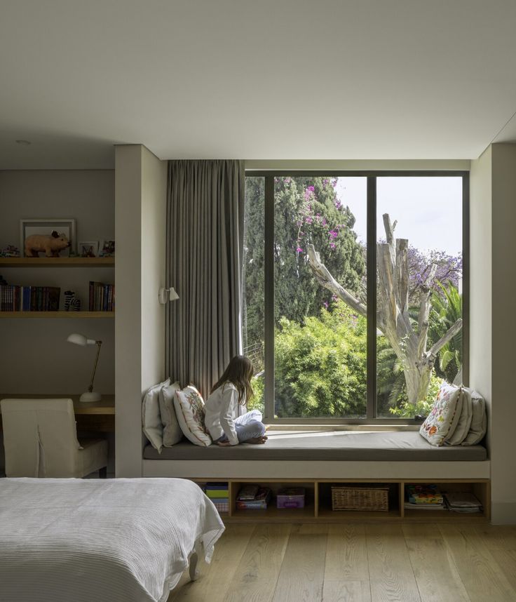 Photo 10 of 21 in A Brick Home in Mexico City Encloses a Series of Lush Courtyards - Dwell Window Seat Ideas, Cozy Ideas, Window Seat Design, Window Seats, غرفة ملابس, Bedroom Windows, Design Del Prodotto, Seat Design, Dream House Interior