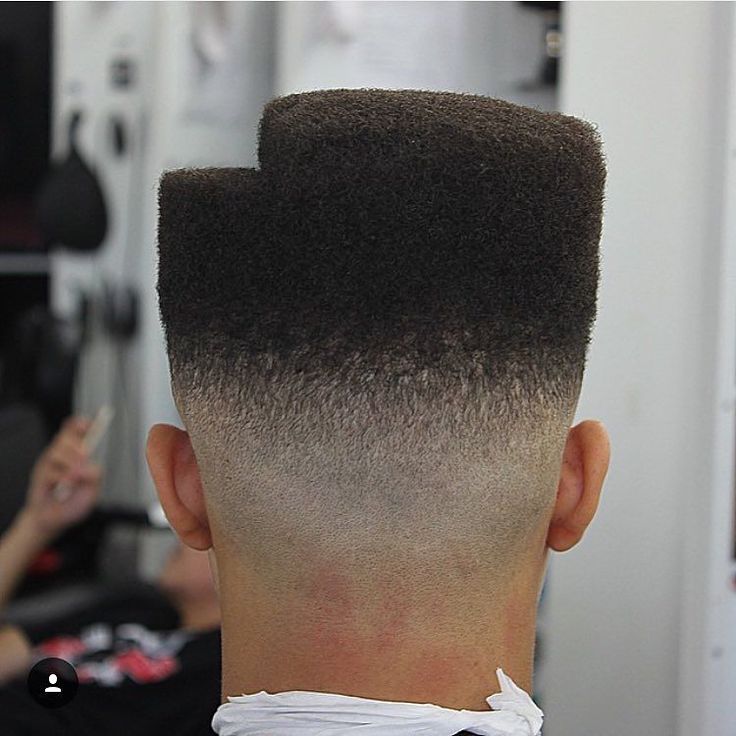 Haircut by _bonezdagoat http://ift.tt/1O6KfDs #menshair #menshairstyles #menshaircuts #hairstylesformen #coolhaircuts #coolhairstyles #haircuts #hairstyles #barbers High Top Fade Haircut, Top Fade Haircut, Top Haircuts For Men, Haircut Back, Black Boys Haircuts, Undercut Haircut, High Skin Fade, Flat Top Haircut, Best Barber