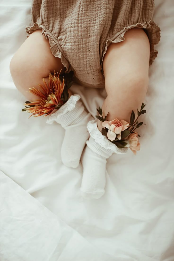 flower babygirl - more on IG @carolajnn Newborn Photoshoot With Flowers, Newborn Spring Photography, Flower Milestone Pictures, Newborn Photos With Flowers, Cottagecore Newborn Photos, Wildflower Newborn Photos, Spring Baby Photos, Baby Flower Photoshoot, Floral Newborn Photography