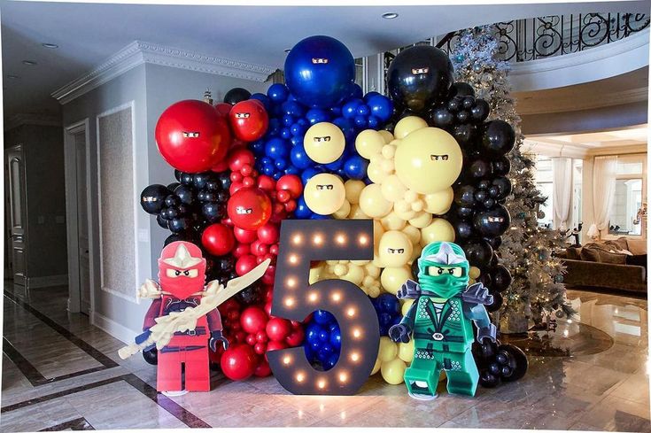 balloons are arranged in the shape of numbers and characters