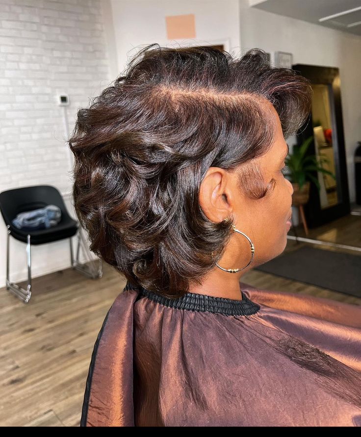 Black Women Natural Short Hairstyles, Styles For Short Silk Pressed Hair, Short Haircuts For Women Layers, Twa Blowout, Twa Silk Press, Color Pixie Hair Black Women, Black Women Bobs Haircuts, Short Bob Haircuts For Black Women, Short Bob Hairstyles Black Women