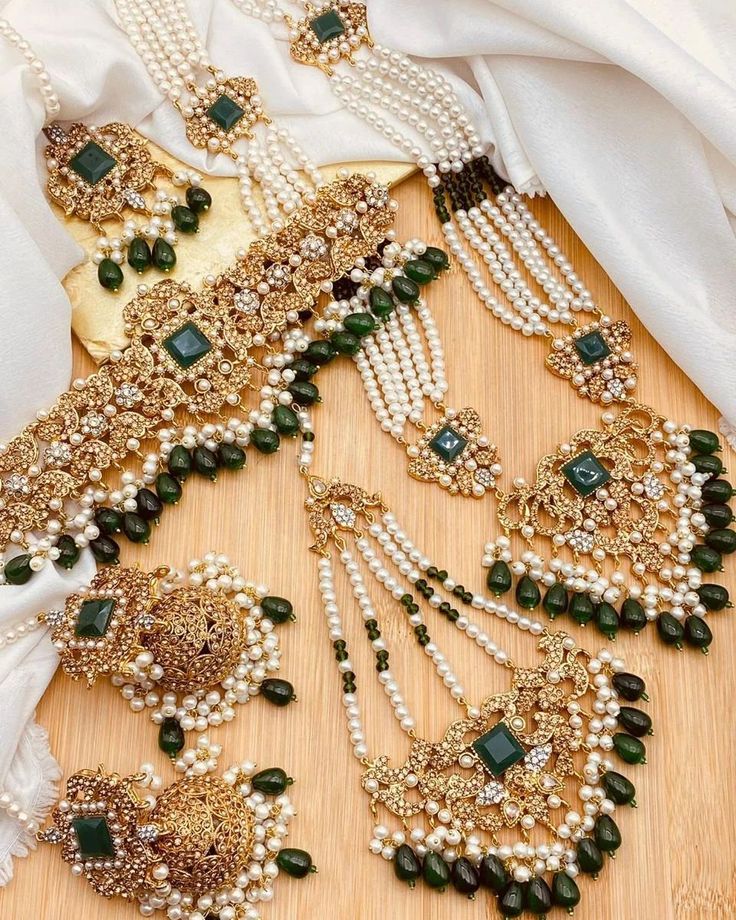 Bridal set Rs 5750 only. #bridalset #mala #longmala #jhumky #jhoomar #choker #teeka #stonejewellery #kundanjewellery #bridaljewellery #zirconjewellery #hyderabadijewellery #traditionaljewellery #casualjewellery #casualwear #fatimajewels #karachi #lahore #islamabad #pakistan #uk #usa #uae #saudiarabia #partywear #bridalwear #jewellery #jewellerylovers #weddingseason #jewelsbyfatimakhan Kundan Bridal Set, Mughal Jewelry, Bride Indian, Bridal Jewelry Sets Brides, Indian Bridal Jewelry, Indian Wedding Jewelry Sets, Kundan Jewellery Bridal, Pakistani Bridal Jewelry, Bride Jewelry Set