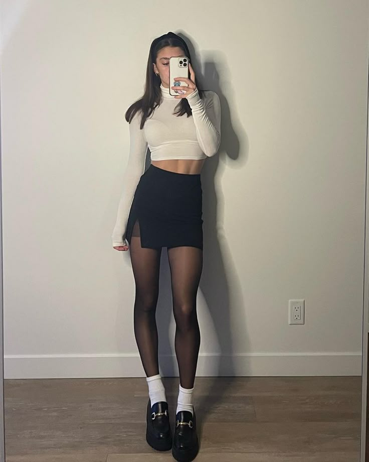 Mini Skirt Leggings, Stockings Winter Outfit, Preppy Mini Skirt Outfit, Tights With Mini Skirt, Mini Skirt Long Socks Outfit, Black Tights Under Skirt Outfit, Turtle Neck Mini Skirt, Skirt Outfits With Black Tights, Black Skirt Stockings Outfit