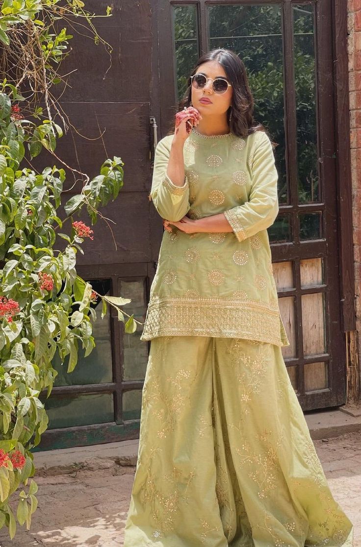 Areeqa Haq, Colorful Style Outfits, Shaadi Dresses, Areeka Haq, Braid Dress, Sewing Styles, Eid Photoshoot, Eid Photoshoot Ideas, Eid Ideas