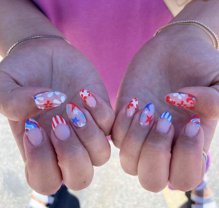 Fourth Of July Nails Glitter, 4th Of July Nails 2024, Lexi Nails, 4th Nails, Nails After Acrylics, 4th Of July Nail, Teen Nails, Usa Nails, Beachy Nails