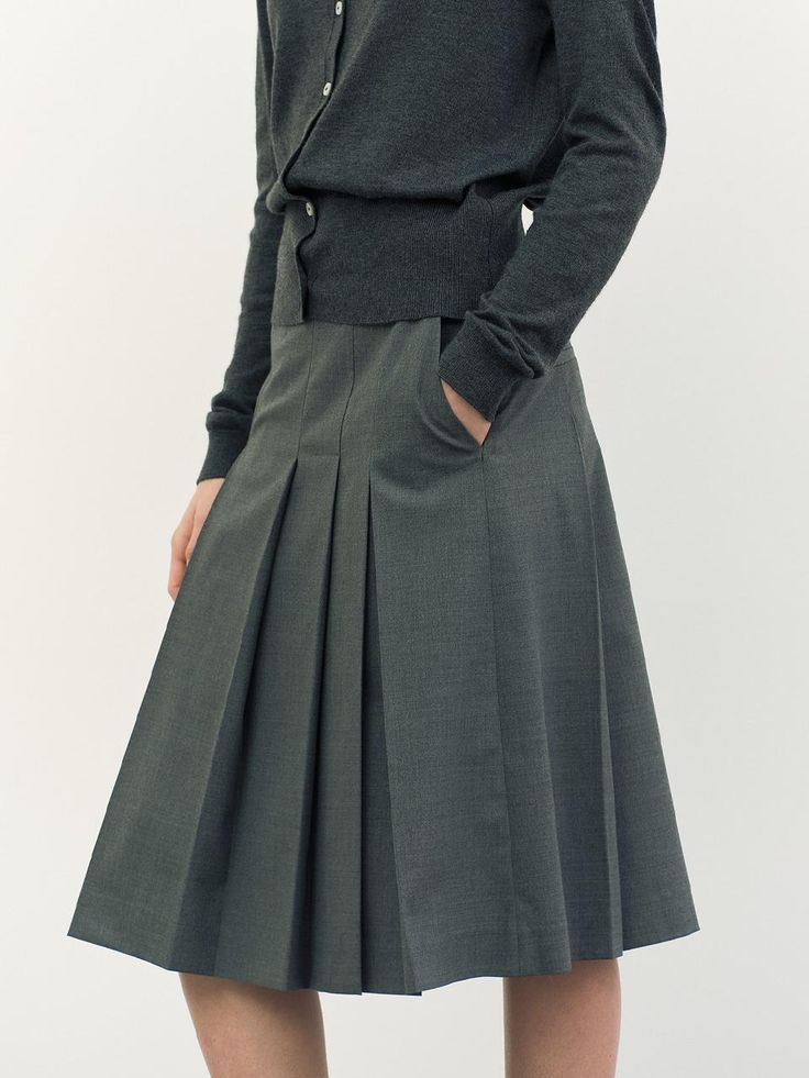 Fall Gray Skirt With Pockets, Fitted Gray Skirt With Pockets, Classic Pleated Gray Skirt, Gray Fitted Skirt With Pockets, Fall Workwear Asymmetrical Pleated Skirt, Asymmetrical Pleated Skirt For Fall Workwear, Fall Asymmetrical Pleated Skirt For Workwear, Gray Workwear Skirt With Pockets, Box Pleat Skirt For Workwear In Fall