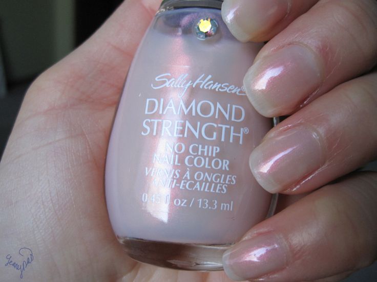 Sally Hansen - Brilliant Blush Sally Hansen Diamond Strength Nail Polish, Sally Hansen Diamond Strength Polish, H&m Nail Polish, Translucent Nail Polish, Sally Hansen Diamond Strength, Nail Paint Shades, Sally Hansen Nail Polish, No Chip Nails, Sally Hansen Nails