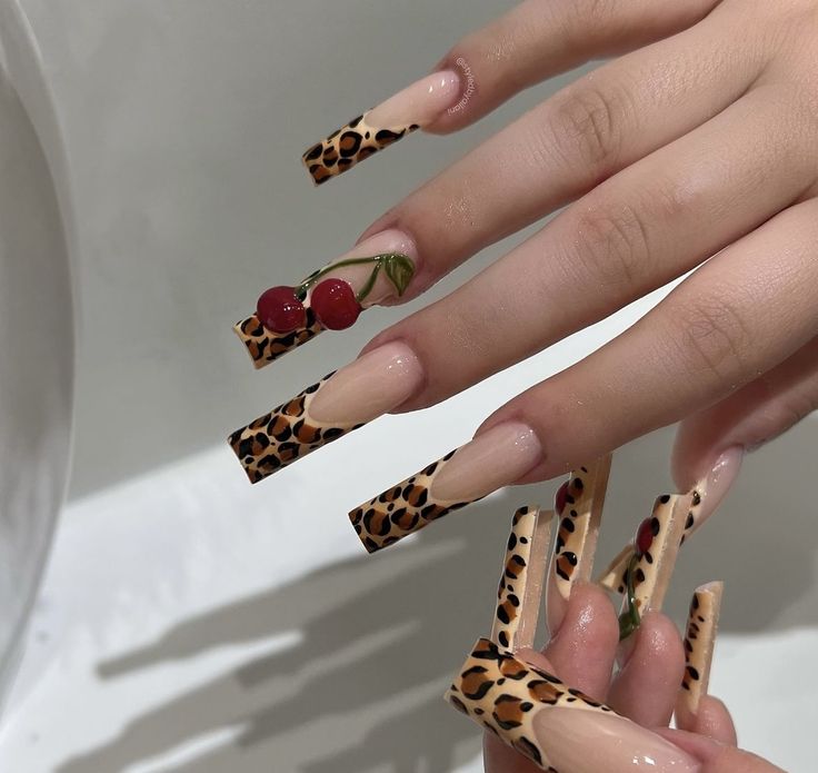 Nails Almond French, Fake Nails Almond, Cheetah Nail Designs, Cheetah Print Nails, Cheetah Nails, Short Fake Nails, Press On Nails Medium, Punk Nails, Leopard Print Nails