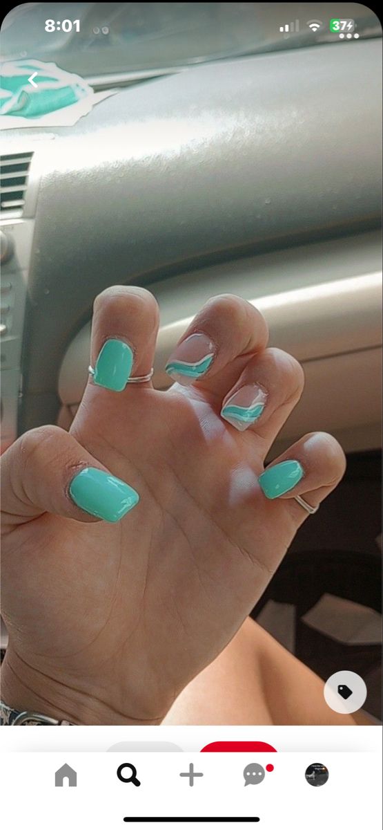 Short Nails Nail Art Summer, Summer Nails Beach Ocean, Beach Nails Vacation Simple Acrylic Short, Beachy Gel Nails Short, Nails Acrylic Beach Summer, Acrylic Nails Lines Art Designs, Summer Beach Nails Simple, Simple Nails For Cruise, Cute Nail Designs For The Beach