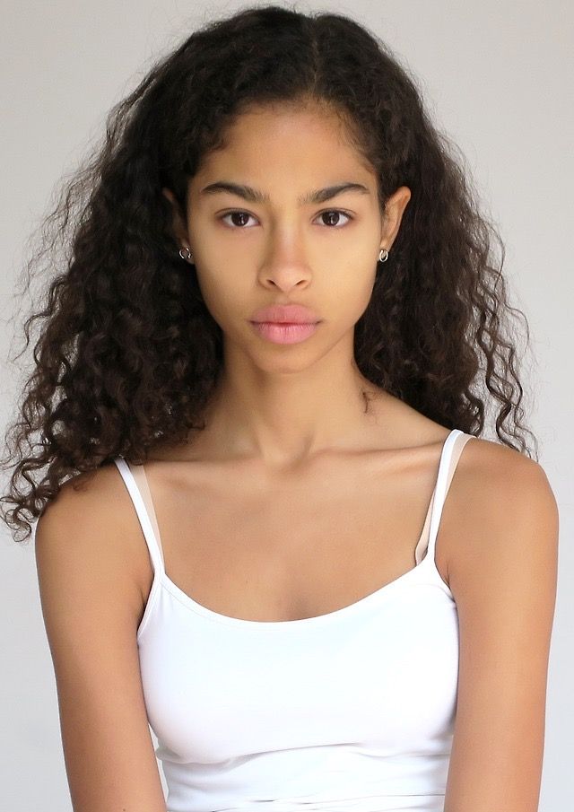 Facing Forward Reference, Zoe Thaets, Face Claims Female Mixed Race, Black Female Reference Face, Reference Photos Sza, Refrences Girl Black, Amandla Stenberg Curly Hair, Metro Boomin, Mixed Models