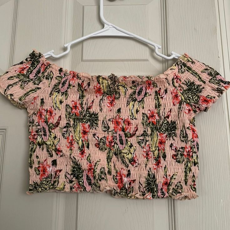 Nwt H&M Off The Shoulder Floral Top. Size Small. Color Base Is Pink With Flowers. Fitted Printed Pink Tops, Fitted Pink Printed Tops, Spring Pink Printed Crop Top, Summer Pink Tops With Floral Print, Pink Floral Print Top For Summer, Fitted Pink Crop Top With Floral Print, Pink Floral Print Tops For Summer, Casual Pink H&m Top, Fitted Pink Floral Print Crop Top