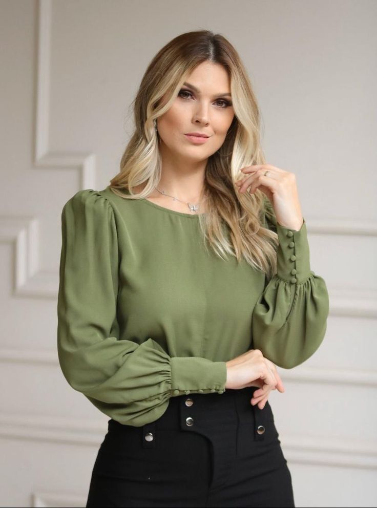 Ladies Shirt Design, Ladies Shirts, Formal Tops, Women Blouses Fashion, Women Shirt Top, Fashion Tops Blouse, Shirts Ideas, Fashionista Clothes, Looks Chic