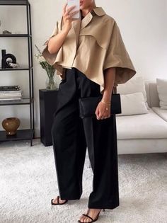 Shirt Collar Pattern, Elegance Fashion, Fashion Everyday, Corporate Fashion, High Waist Fashion, Outfit Trends, Women Essentials, Plain Shirts, Looks Chic