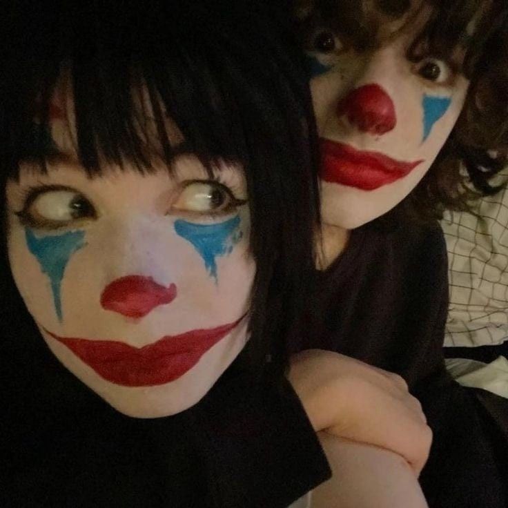 Emo Couples, Grunge Couple, Clown Makeup, Foto Ideas Instagram, Couple Halloween, Cute Selfie Ideas, Couple Aesthetic, Cute Couple Pictures, Cute Couples Goals