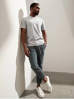 Мужские толстовки и свитшоты | Банановая республика Gray Relaxed Fit Activewear With Go-dry Technology, Casual Joggers With Functional Pockets For Workout, Functional Bottoms With Light Support For Sports, Go-dry Nylon Bottoms For Light Sports, Casual Activewear In Recycled Polyester With 4-way Stretch, Functional Bottoms With Light Support For Light Sports, Nylon Go-dry Bottoms For Light Sports, Go-dry Relaxed Fit Outdoor Activewear, Casual Recycled Polyester Activewear In Relaxed Fit