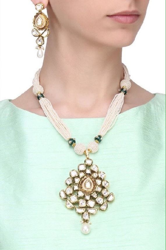 VeroniQ Trends-Designer Pearl Nizami Necklace in Kundan,Pearls,AD Stone-VC-Party,Hyderabadi,Bollywood,India Desi Jewellery, Royal Indian, String Necklace, Rani Haar, Bengali Wedding, Summer Bride, Jewelry Designing, Polki Necklace, Jewellery Sketches