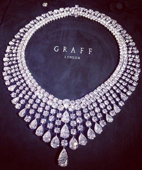 Graff Round & Pearshape Diamond necklace - 378 diamonds, 147.71 carats. Ohhh Graff.... How long I have loved you:) Beautiful Pear Shaped Diamond Necklace, Graff Diamonds, Diamonds Are Forever, Fabulous Jewelry, Pear Shaped Diamond, Stunning Jewellery, Gorgeous Jewelry, Dream Jewelry, High Jewelry