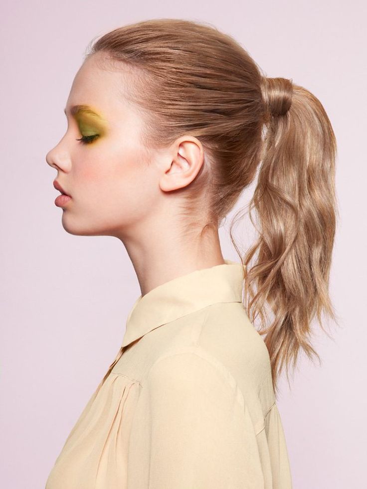 Beautiful use of color in these pictures by Swedish photographer Saga Wendotte. Weekend Hair, Two Ponytails, Perfect Ponytail, Ponytail Hairstyles Easy, Simple Ponytails, Hair 2018, Pretty Designs, Latest Hairstyles, Women Hairstyles