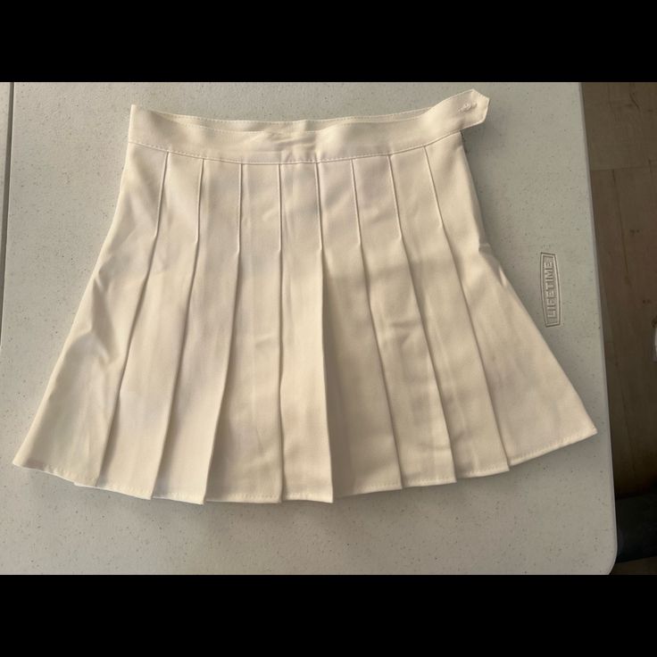 Women’s Pleated Skirt Mini Skirt White Colour Size S Chic Pleated Skirt For School, Fitted Mini Skirt For School Uniform, Spring School Uniform Style Fitted Mini Skirt, Fitted Mini Skirt For Spring School Uniform, Fitted School Uniform Mini Skirt For Spring, Elegant Mini Skirt For School, Chic School Pleated Skirt, Chic High Waist Skirt For School, Chic High Waist School Skirt