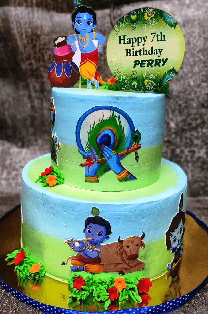 there is a birthday cake decorated with cartoon characters