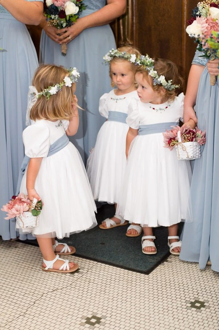 Kids Wedding Hair, Kids Hairstyles For Wedding, Baby Blue Weddings, Flower Girl Ideas, Blue White Weddings, Girl Guide, Blue Themed Wedding, Wedding Hair Styles, Kids Wedding