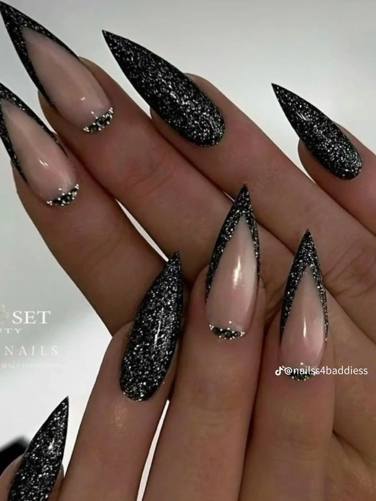 Pink Stiletto Nails, Stilleto Nails Designs, Silver Nail Designs, Black Nails With Glitter, Long Nail Designs, Stiletto Nails Designs, Makijaż Smokey Eye, White Nail, Nail Designs Glitter