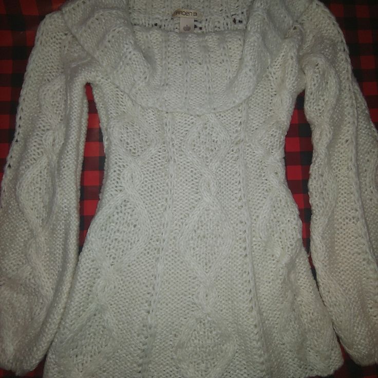 Gorgeous Ivory "Vintage" Arden B Sweater, Never Worn, Circa 2005. Has A Bell Shaped Sleeve At The Wrist, Very Soft. Would Be Great Over Leggings. From A Pet And Smoke-Free Home Next Day Shipping I Consider All Reasonable Offers, Please Feel Free To Make Me One Today Fitted Cotton Cream Sweater, Fitted Cream Cotton Sweater, Clothes Sweaters & Cardigans, Gilmore Style, Shifting Closet, Rory Gilmore Style, Nice Shirts, Xmas Outfit, Pretty Clothing