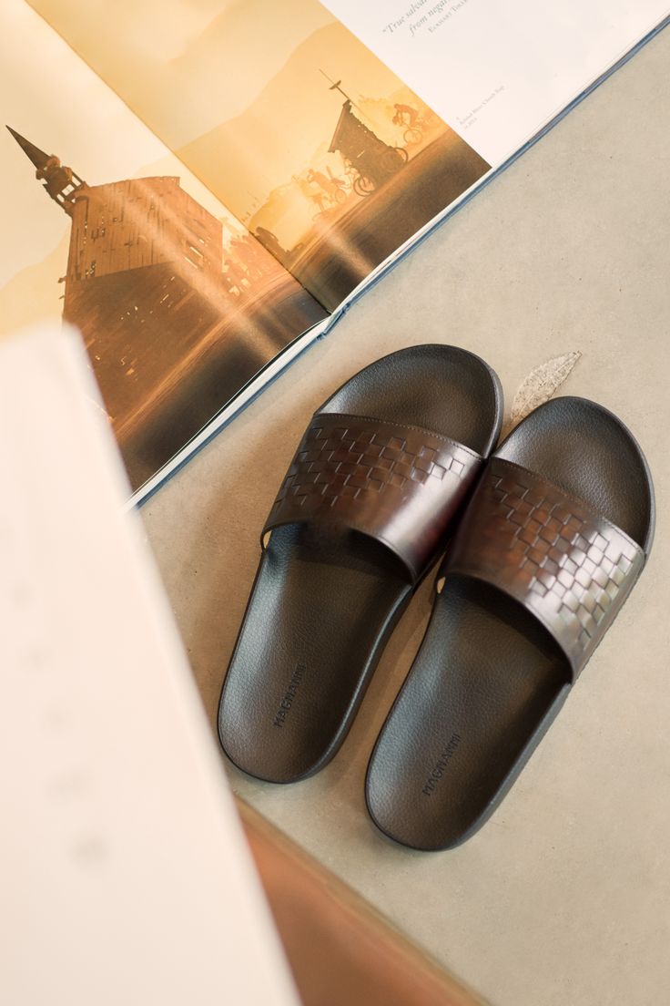 𝗘𝗗𝗚𝗘 𝗢𝗙 𝗢𝗔𝗦𝗜𝗦 | The Playa The Playa combines the simple look of a traditional beach slide with luxurious calfskin leather. #edgeofoasis #experience #ss21 #summer #summerbest #mensfashion #mensstyle #newstyle #theherrera #magnanni #magnannimens #mensdressshoes Spring 23, Criss Cross Sandals, African Fashion Traditional, Simple Look, Mens Leather Sandals, Shoes Design, Stylish Mens Outfits, African Men, Mens Luxury