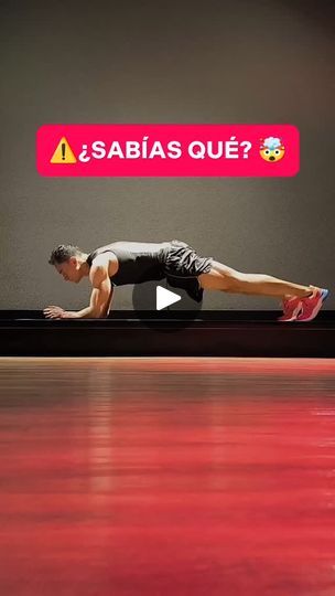 a man doing push ups on a red floor with the words sabias que?